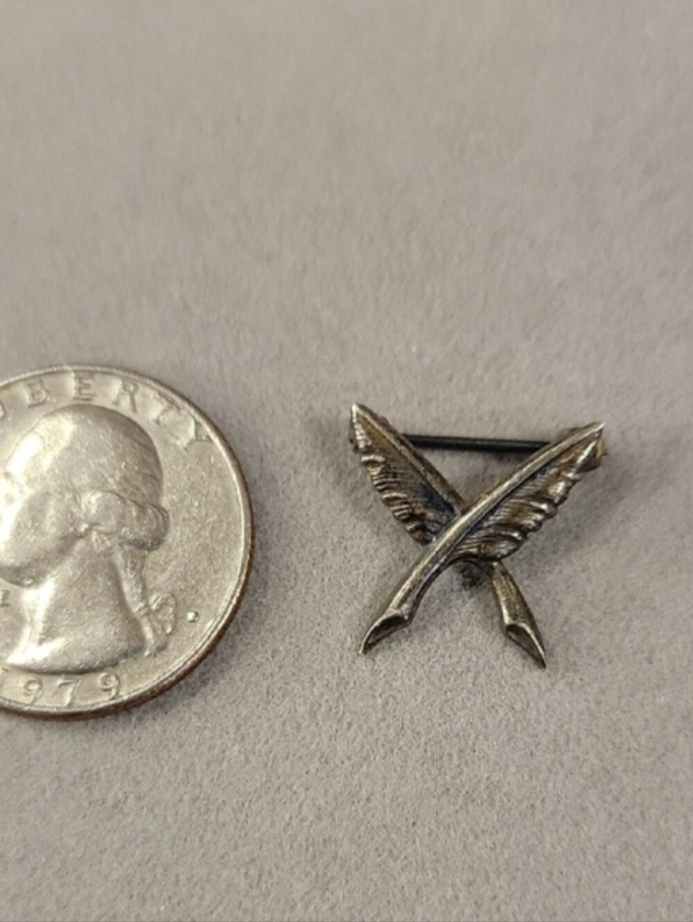 Vanguard Crossed Quill Feathers 925 Lapel Pin